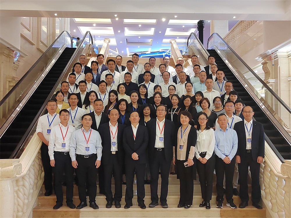 大合照(夏书记不在正中间,需要推敲下).jpg 大合照(夏书记不在正中间,需要推敲下).jpg